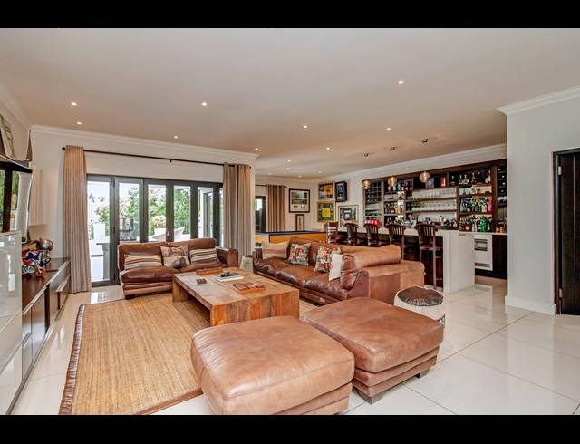 6 BEDROOM HOUSE FOR SALE IN DAINFERN VALLEY ESTATE